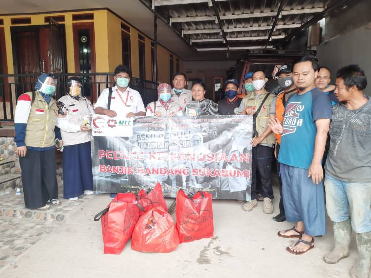 BSMI dan MTT Foundation Salurkan 300 Paket Bantuan untuk Korban Banjir Sukabumi