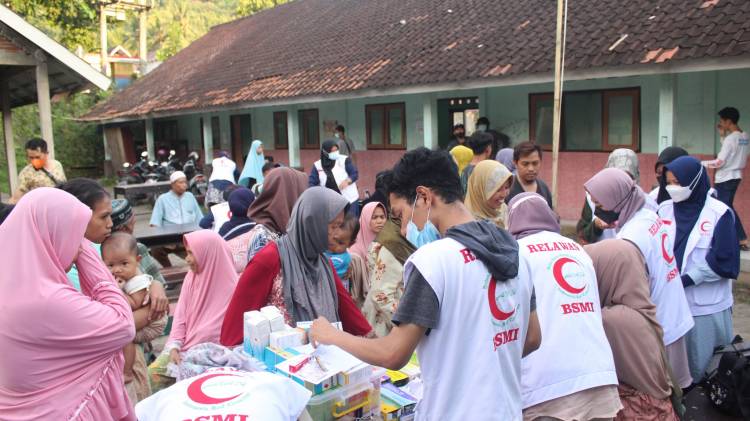 Tim Respons Cepat BSMI NTB Bantu Tangani Kesehatan Korban Banjir Lombok
