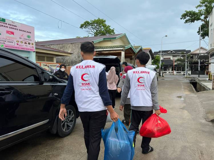 Buka Tiga Layanan Kesehatan, BSMI Sumbar Juga Bawakan Rendang untuk Penyintas Gempa