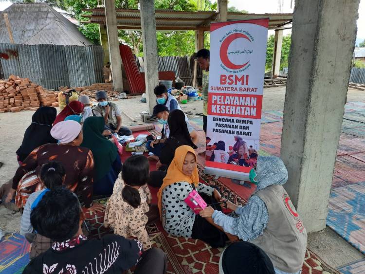 Meski Medan Berat dan Diguncang Gempa Susulan, Tim Medis BSMI Tetap Bertahan di Pasaman
