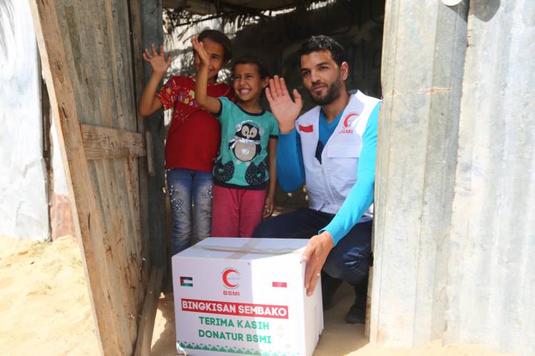 BSMI Salurkan Paket Sembako Ramadhan Bagi Keluarga Dhuafa di Gaza