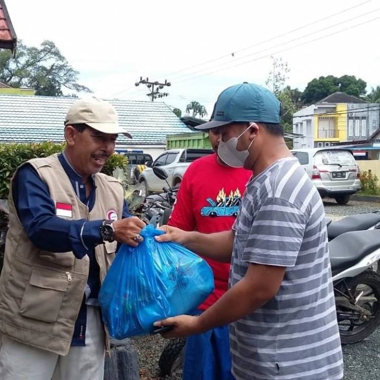 BSMI Kalsel Bagi Paket Sembako dan Pengobatan Gratis Usai Banjir Kotabaru
