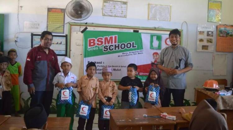 BSMI Maros Berdayakan Bulan Sabit Remaja Dalam Pelayanan Kesehatan Gratis